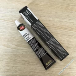 Kem đánh bóng xóa xước Autosol Scratch Remover loại bỏ nhanh chóng và an toàn các vết trầy xước nhẹ, vết bẩn, vết oxy hóa và vết quầng xoáy trên tất cả bề mặt sơn và kính nhựa.