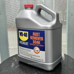 Nước ngâm tẩy rỉ sét WD-40 loại bỏ rỉ sét cứng đầu một cách an toàn ra khỏi các chi tiết và dụng cụ kim loại. Lý tưởng để khôi phục các chi tiết đã rỉ sét trở lại nguyên trạng.