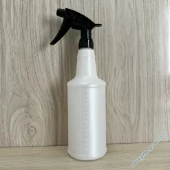 Chai rỗng dùng để xịt dung dịch chăm sóc xe