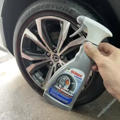Dung dịch bảo dưỡng lốp xe ôtô Sonax Xtreme Tyre Care 256241 chai 500ml