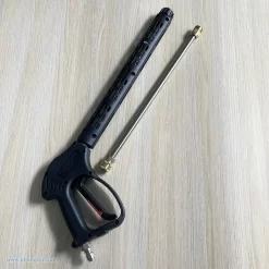 Súng rửa xe cao áp ZH03 có khả năng chịu áp lực lên đến 5000 PSI, chiều dài 1m.
