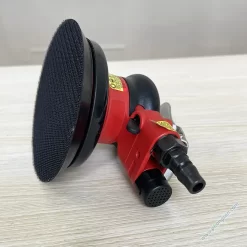 Máy chà nhám hơi SGCB thiết kế nhỏ gọn, tốc độ ổn định, hiệu suất tốt, tiếng ồn thấp, dễ cầm nắm, vỏ cao su chống chống trượt. Đường kính đĩa 5 inch.