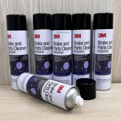 Chai xịt vệ sinh thắng đĩa 3M 08896 Brake and Parts Cleaner - làm sạch bụi bẩn dầu mỡ tại khu vực cụm phanh (thắng) xe ô tô và các chi tiết máy.
