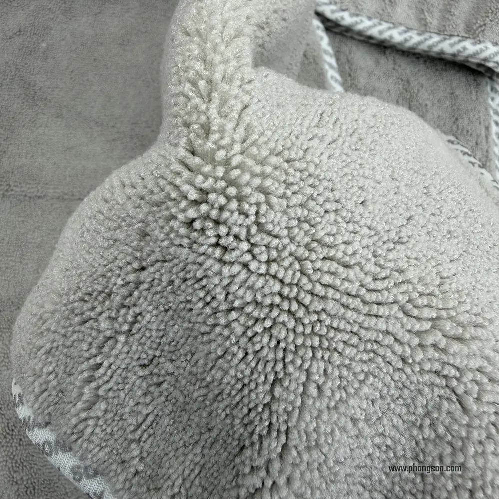 Khăn Sonax microfiber Tối ưu sử dụng cho ngoài xe ô tô như làm sạch bụi bẩn, làm sạch chất đánh bóng, phủ ceramic, wax, polymer. Cũng phù hợp để vệ sinh nội thất ôtô.